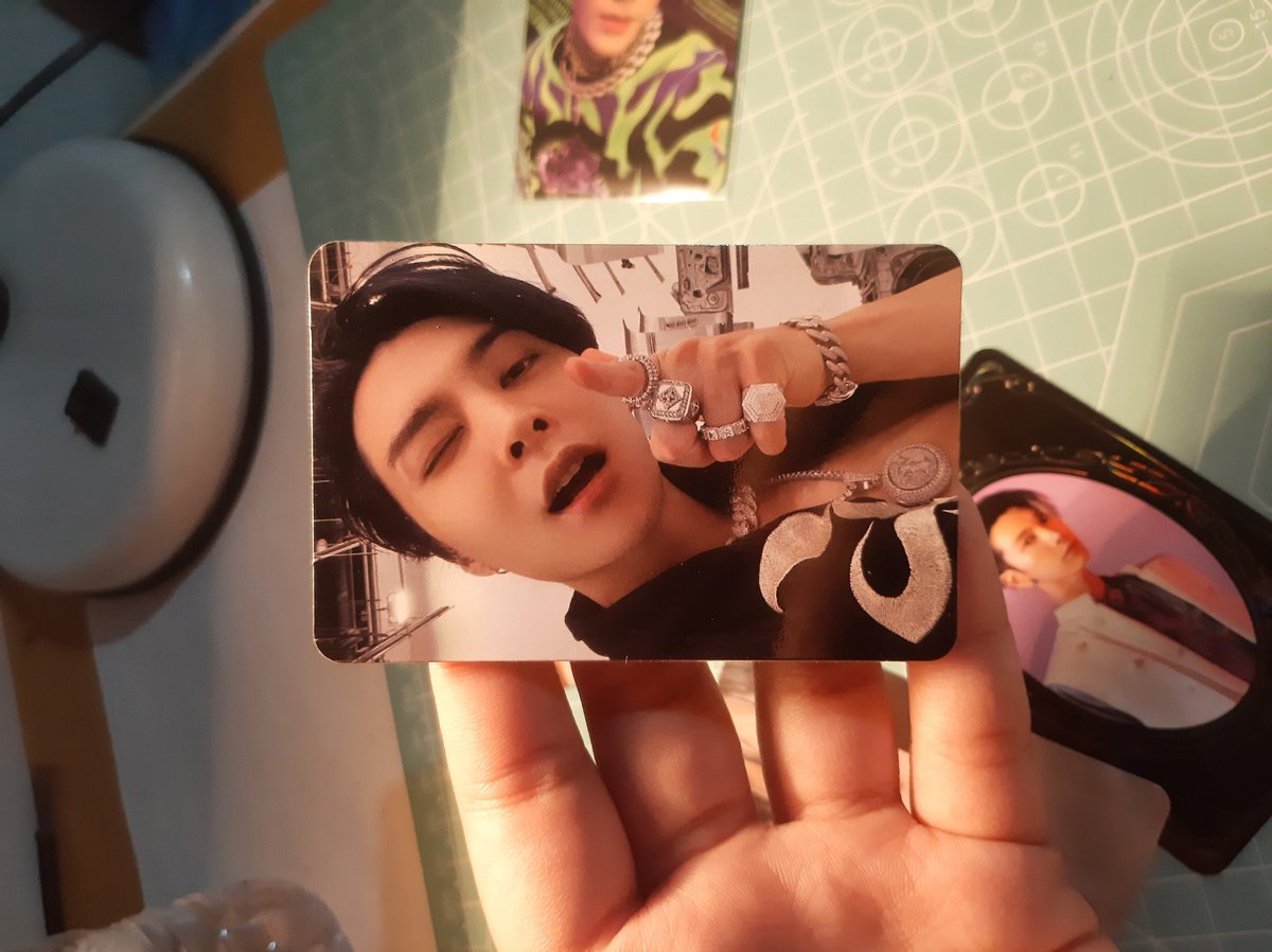 ⨟ hing tweet media