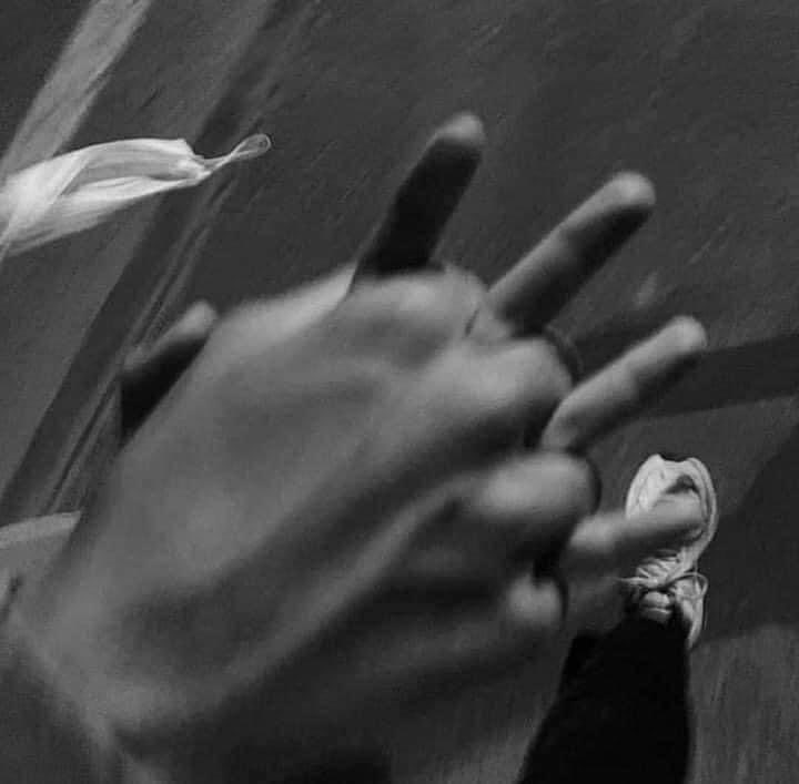 apenas fique e seja meu último amor.