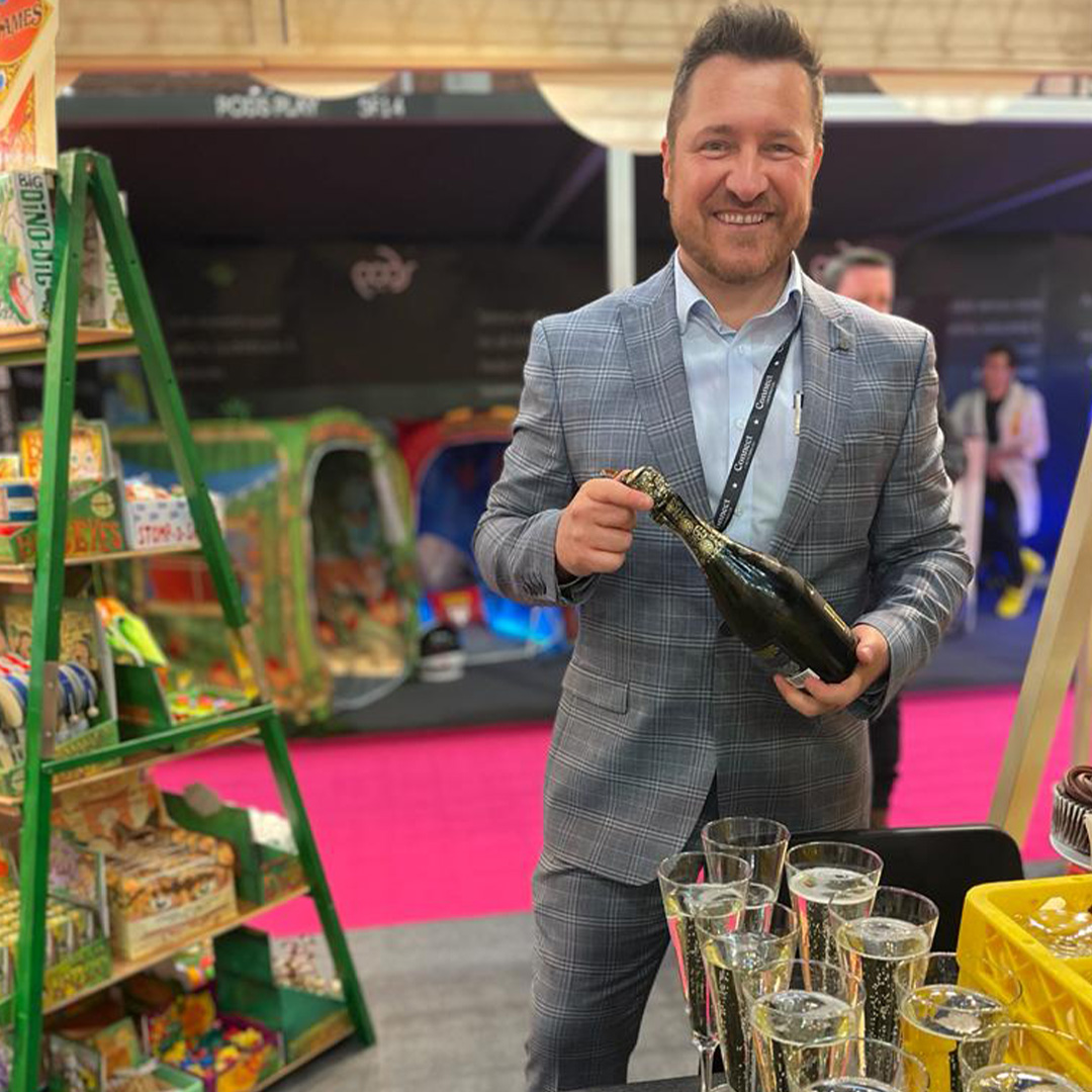 HouseofMarbles's tweet photo. 💙🍾We had a wonderful time catching up with you all in celebrating our 50th anniversary. We're thankful for all your continued support, and cheers to the next fifty!🥂
#HouseOfMarbles #HoMTrade #SpringFair #SpringFair2023 #tradeshow #toysandgames #50years #anniversary https://t.co/p0zyqBhjZx