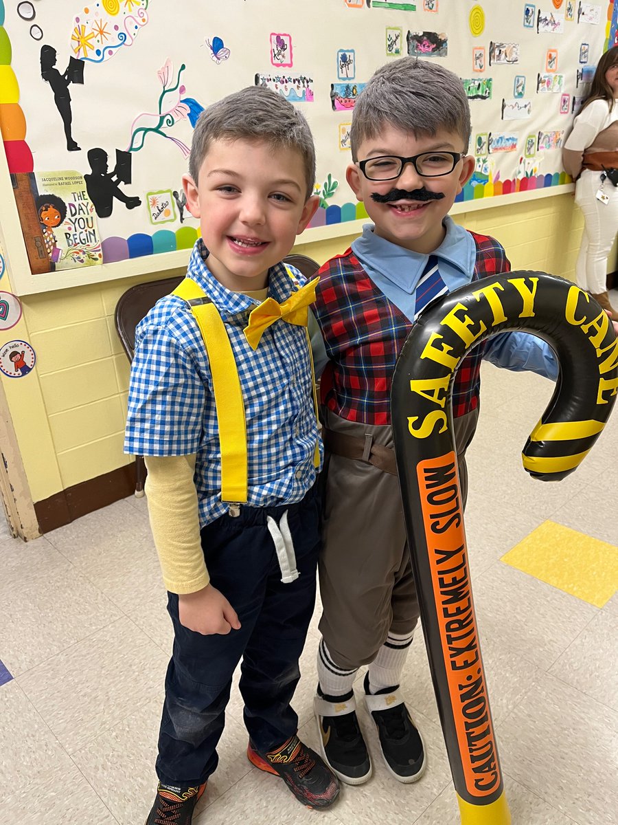 Miss Clinger tweet media