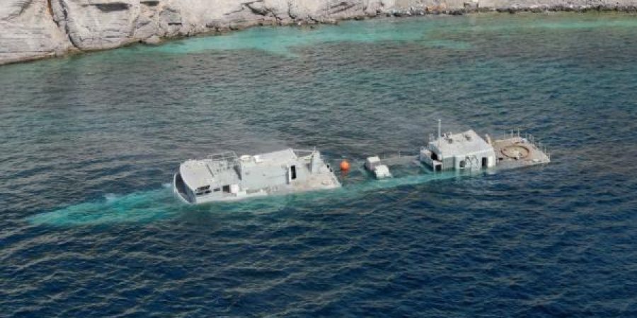 إغراق البحرية العمانية لأحد سفنها في بحر مسندم