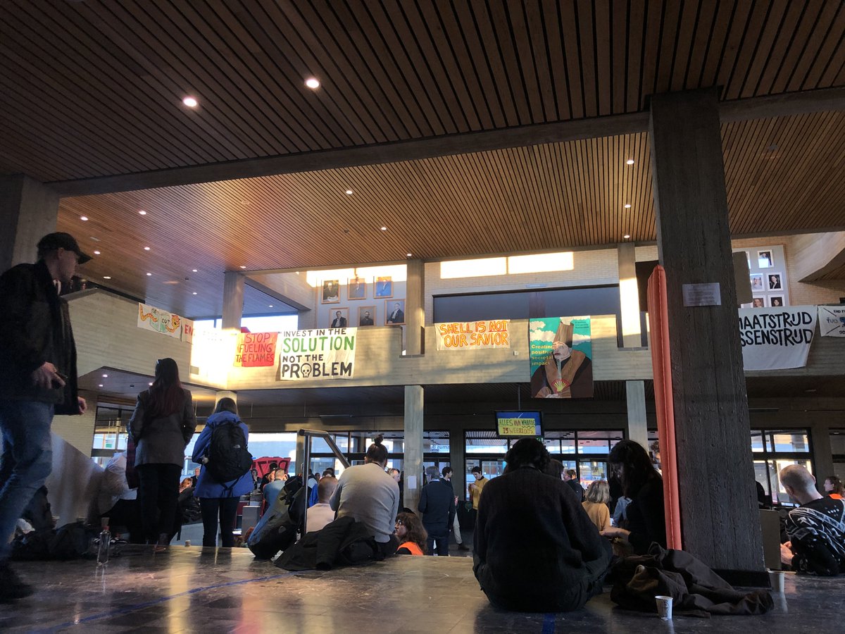 Happening now: #OccupyEUR action at Erasmus University Rotterdam. Their demands: ending the university's ties to the fossil fuel industry; ending the precarization of university employees; ending the university's inaccessibility; ending student debt.