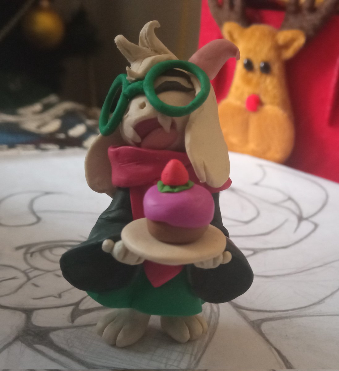 A figurine of Ralsei I made from plasticine. It turned out not so good I had imagined, but c'mon, it's Ralsei, so I love it. XD 💖
#Ralsei #DELTARUNE