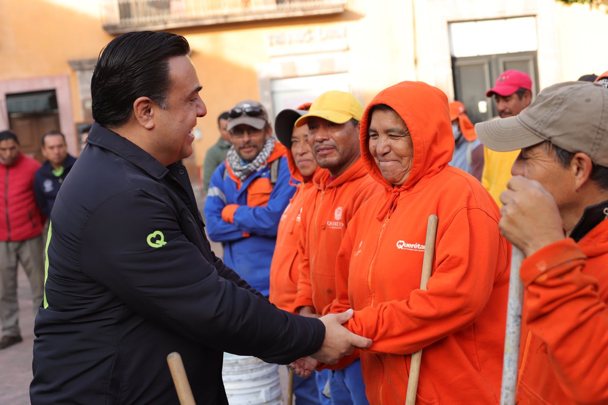 LuisBNava's tweet photo. El reto titánico de mantener en orden #ElQuerétaroQueQueremos, es encabezado por nuestro equipo de Servicios Públicos pero no van solos, #ContigoHacemosLaDiferencia al cuidar los espacios públicos que son de todos. https://t.co/DgbHyLaYfj
