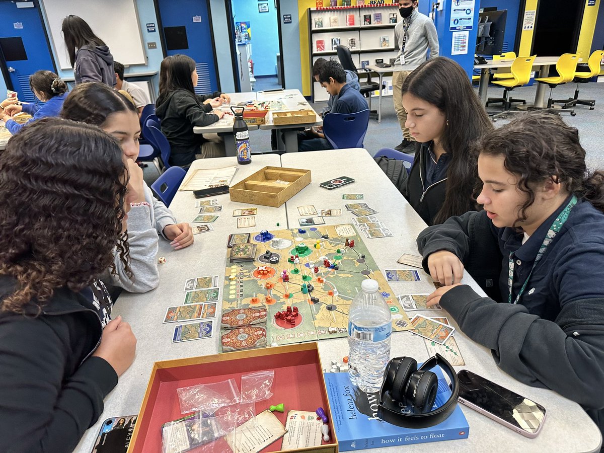 MrFrancosclass1's tweet photo. What better way to learn about the fall of Rome then to play it! @josemartimast https://t.co/tRAh1phUzP