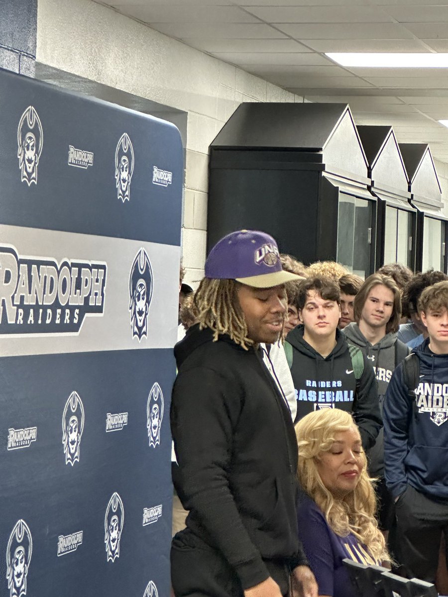 UNALion12's tweet photo. @TheNicStrong — HUGE get by @UNAFootball https://t.co/7yXI1GFhhr