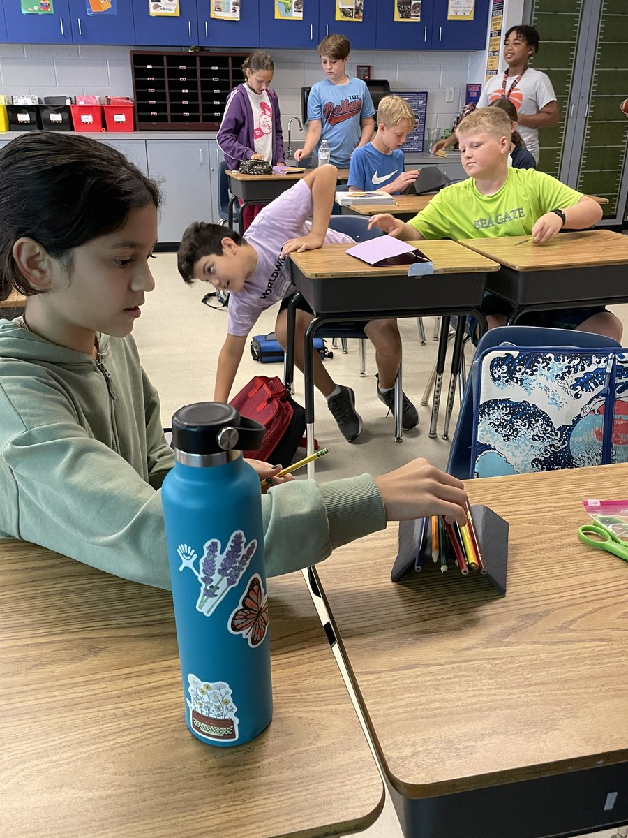 moakre's tweet photo. Future engineers, building a table out of only paper. They had to see how many pencils they could then balance on their table. #connectforsuccess @SeaGateES @collierschools https://t.co/2R2XB7KDLV