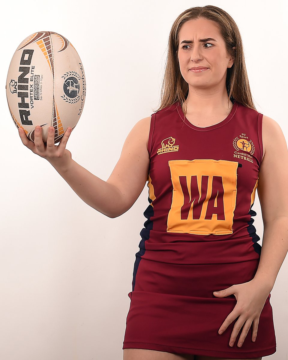 ciacIMAGES's tweet photo. Good fun with a few of the girls from @CMetNetball this afternoon with their photoshoot @CMetSUSport @CMetSport https://t.co/jZyg6EdHo6