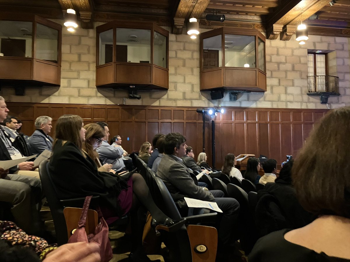 This week we have every Federal Program Officer from across the country gathered at <a href="/CommerceGov/">U.S. Commerce Dept.</a> for our Broadband Academy 📚🏫💻

Our team is ready to work together to make sure all of America gets connected to affordable, reliable, high-speed Internet service  #InternetForAll