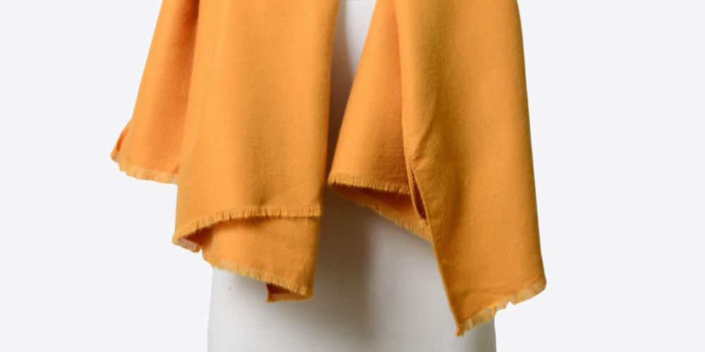 #hashtag1 Solid Blanket Scarf with Frayed Edge everystyle.shop/solid-blanket-…