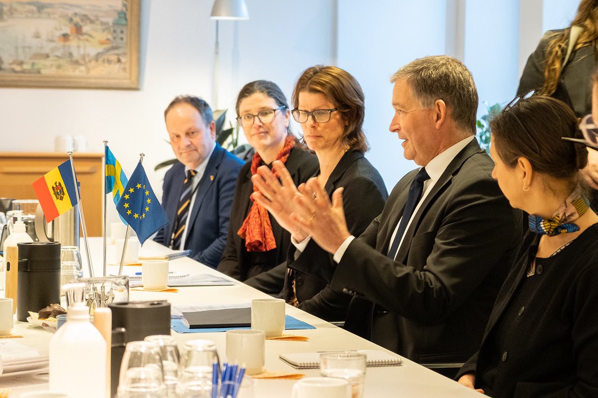 AndersAhnlid's tweet photo. Great honor to host the Speaker of Moldova’s Parliament @Igor_Grosu_md and his strong parliamentarian delegation at @sweboardoftrade.  Looking forward to future cooperation on #Moldova’s key EU internal market integration and trade promotion via #OpenTradeGateSweden. #EUtrade https://t.co/ki4voA61pr