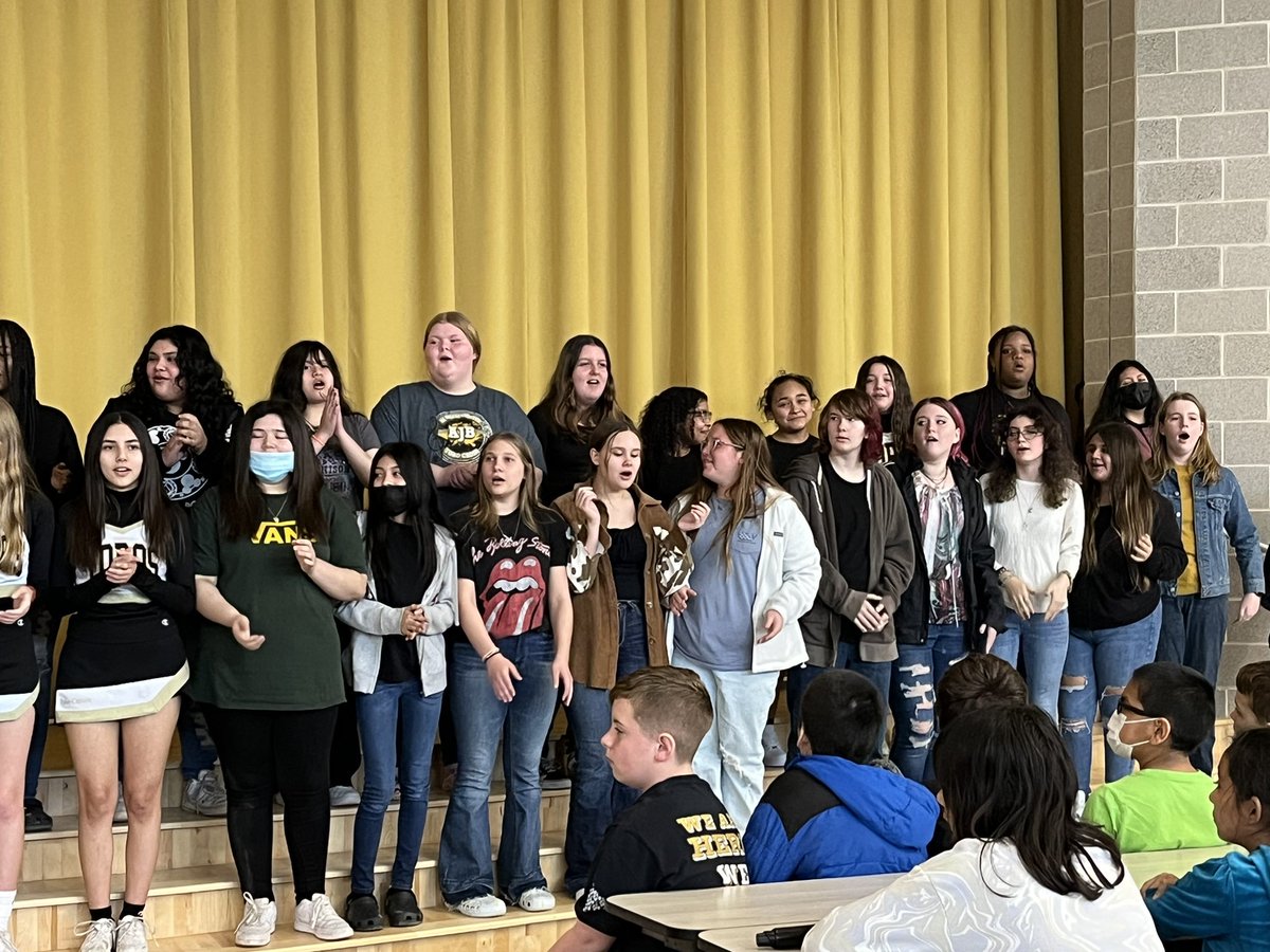 Choir presentation and performance!

#FineArtsforAll #ElectivesPresentation #FutureToros #MatadorFamily