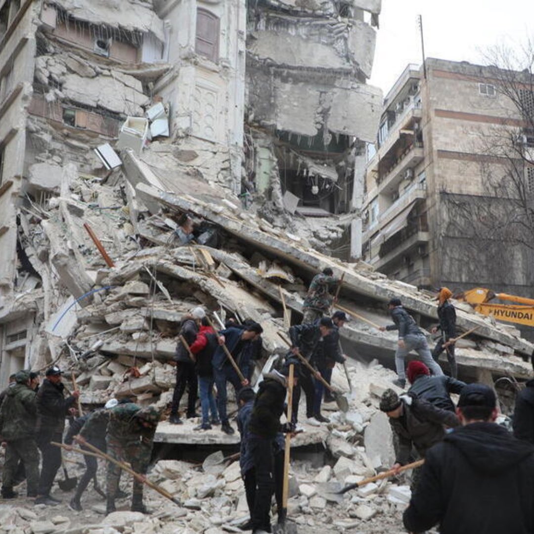 LucyBronze's tweet photo. The horrors of the earthquakes across Türkiye and Syria are hard to comprehend.
 
Millions affected. Thousands dead. Here’s one way you can help — supporting @Refugees to deliver urgent relief: https://t.co/MSZB5gDk9G https://t.co/i9pgCTi0q1