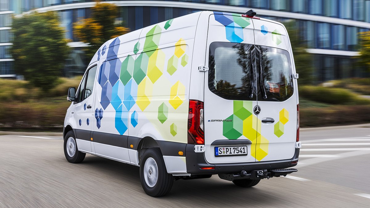 motorpuntoes's tweet photo. #Furgonetas | Mercedes eSprinter 2024, una furgoneta eléctrica de nueva generación con batería de 113 kWh y hasta 500 km de autonomía
https://t.co/tFEEC3v2hW
@MBenzEspana @MBFurgonetas #Mercedes #MercedesESprinter #Furgonetaseléctricas #VehículosComerciales https://t.co/WShCvNAubx
