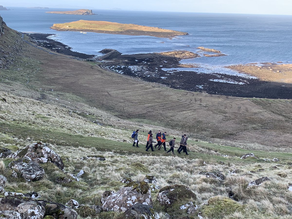 dhscolumba1400's tweet photo. Afternoon of search and rescue and fresh air. Skye has been very beautiful today! 😃 #teamblue #teamgreen #columba1400 https://t.co/5tp5vq8hk6