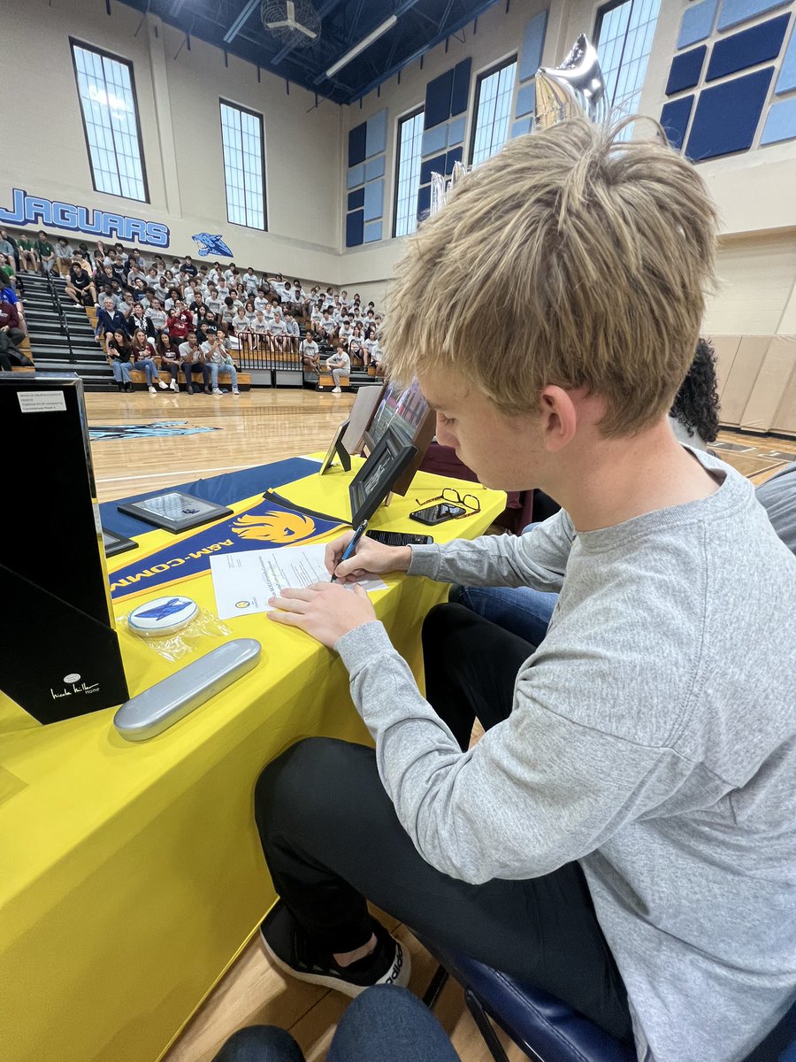 LisaGABelle1's tweet image. #HarrisonStone44 Signed his commitment letter to play football for @Lions_FB Beyond proud and excited for our young man. @CoachTPMiller @coach_jackwelch @cdole13 @NickGatto @CoachGainesRec @JPApride @NeisdAthletics @CTJohnsonHigh #LionsAllRise