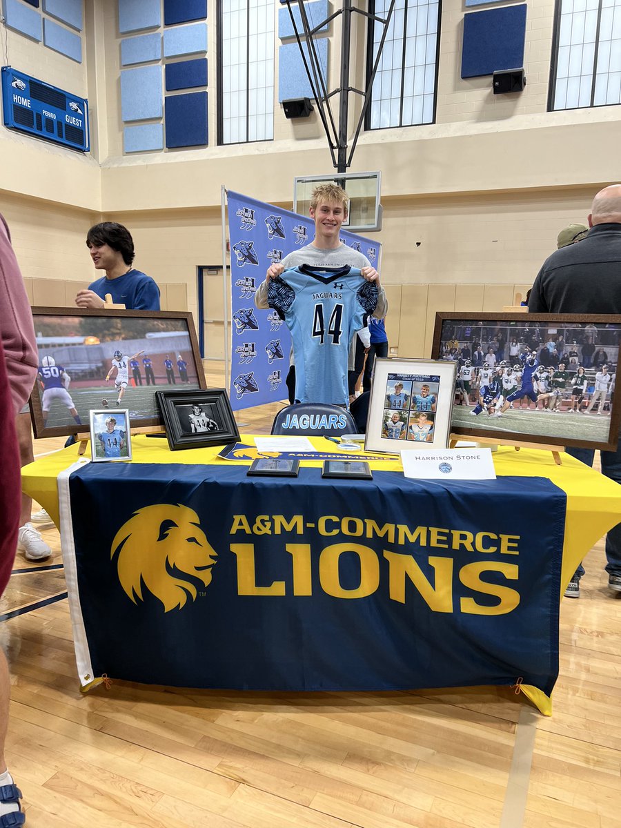LisaGABelle1's tweet image. #HarrisonStone44 Signed his commitment letter to play football for @Lions_FB Beyond proud and excited for our young man. @CoachTPMiller @coach_jackwelch @cdole13 @NickGatto @CoachGainesRec @JPApride @NeisdAthletics @CTJohnsonHigh #LionsAllRise