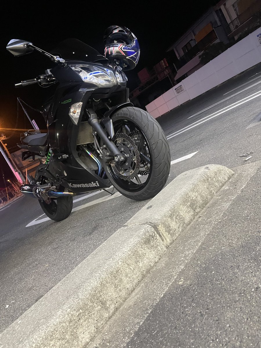 BIKEIDAI's tweet photo. 友人と金剛山へ👍
雪積もってた❄️
#バイク乗りと繋がりたい
#バイク好きと繋がりたい
#金剛山 https://t.co/e6PImc17as
