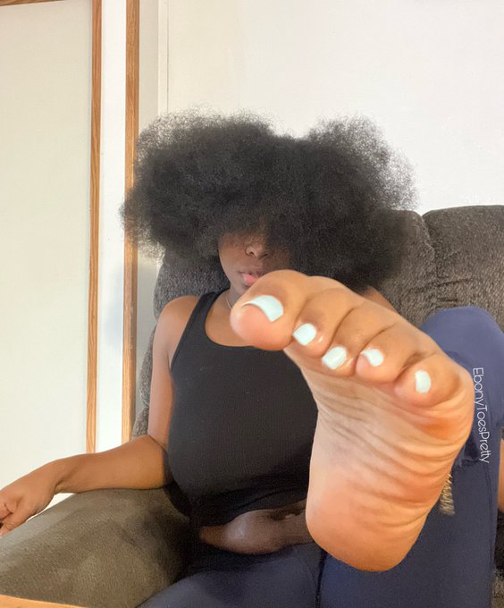 Free The Fro 🥰 Happy Toesday https://t.co/Ekew64Z0Hm