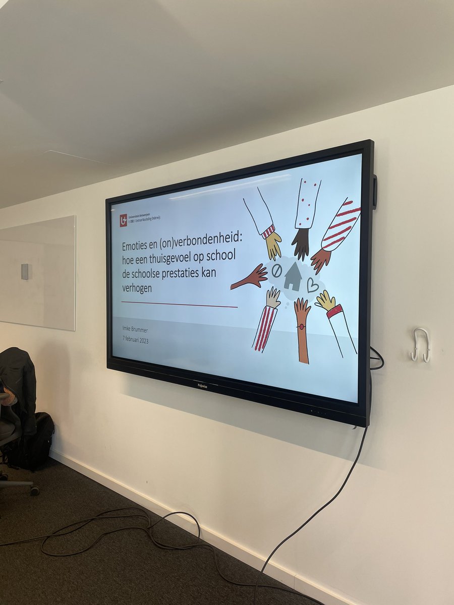 imke_brummer's tweet photo. Vandaag een sessie gegeven op de dag van de leerzorg in het secundair onderwijs over het belang van schoolverbondenheid en het erkennen van individuele etnische identiteiten! @UAntwerpen https://t.co/J3xiiEUzmw