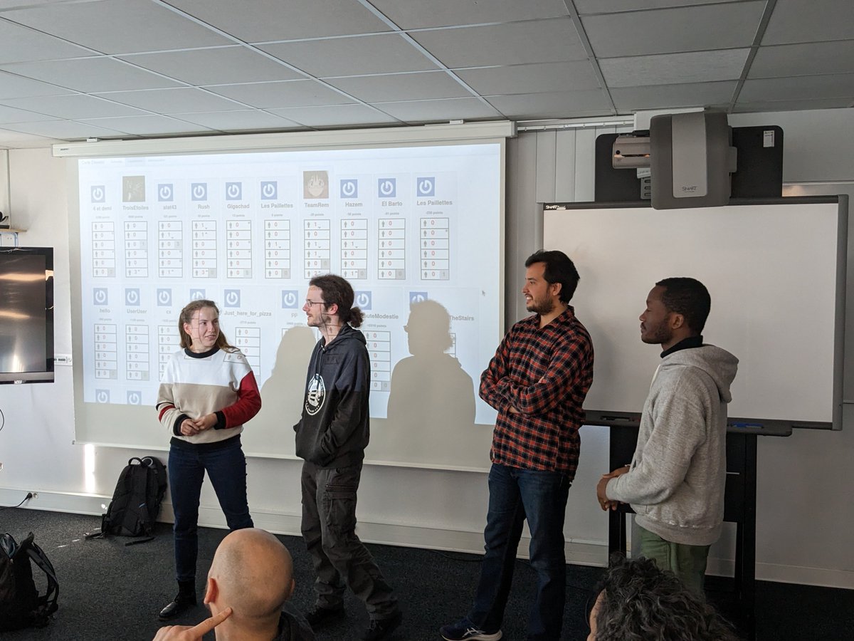 Inria_Lille's tweet image. #viedecentre | Code Game
Ce matin, 50 participants se sont prêtés au jeu du #codecontest 👉Le challenge : proposer le code de l'ascenseur d'un immeuble de 5 étages 🛗
Au programme : logique, échanges, code et...pizzas 🍕
Merci à tou(te)s & félicitations aux équipes gagnantes🏅