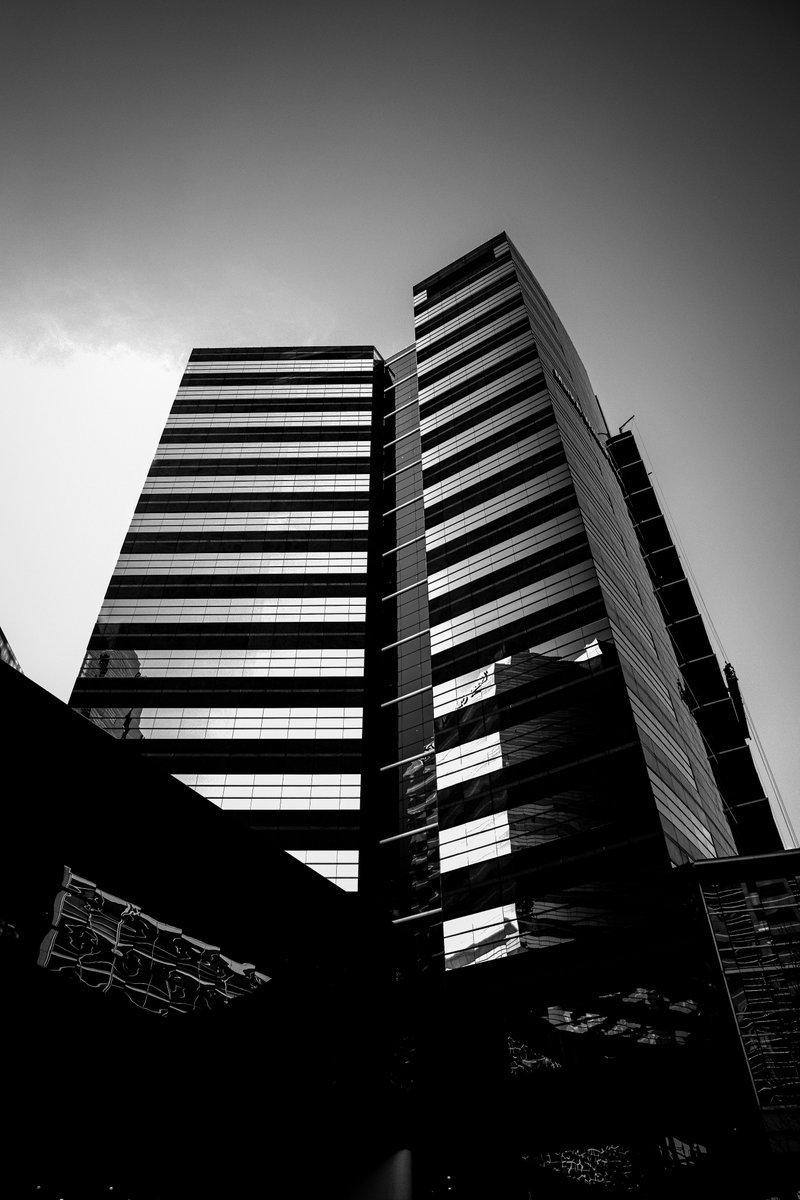 CorbeledBrick's tweet image. Tower downtown

#bnwphotography #photography #skycraper #canonusa #canon #naturephotography #architecture #fineartphotography #moodygrams #architecturephotography #artofvisuals #fineartphotography #bnwmood #bnwcaptures #relaxing #incredible_bnw #incredible_minimal #monochrome