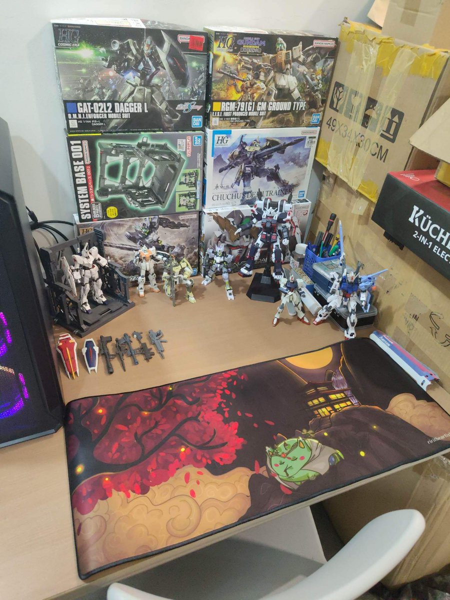 franchescolu_'s tweet photo. just flexing the collection, along with my @AxieInfinity mousepad 👍 https://t.co/IKgpCLHuQp