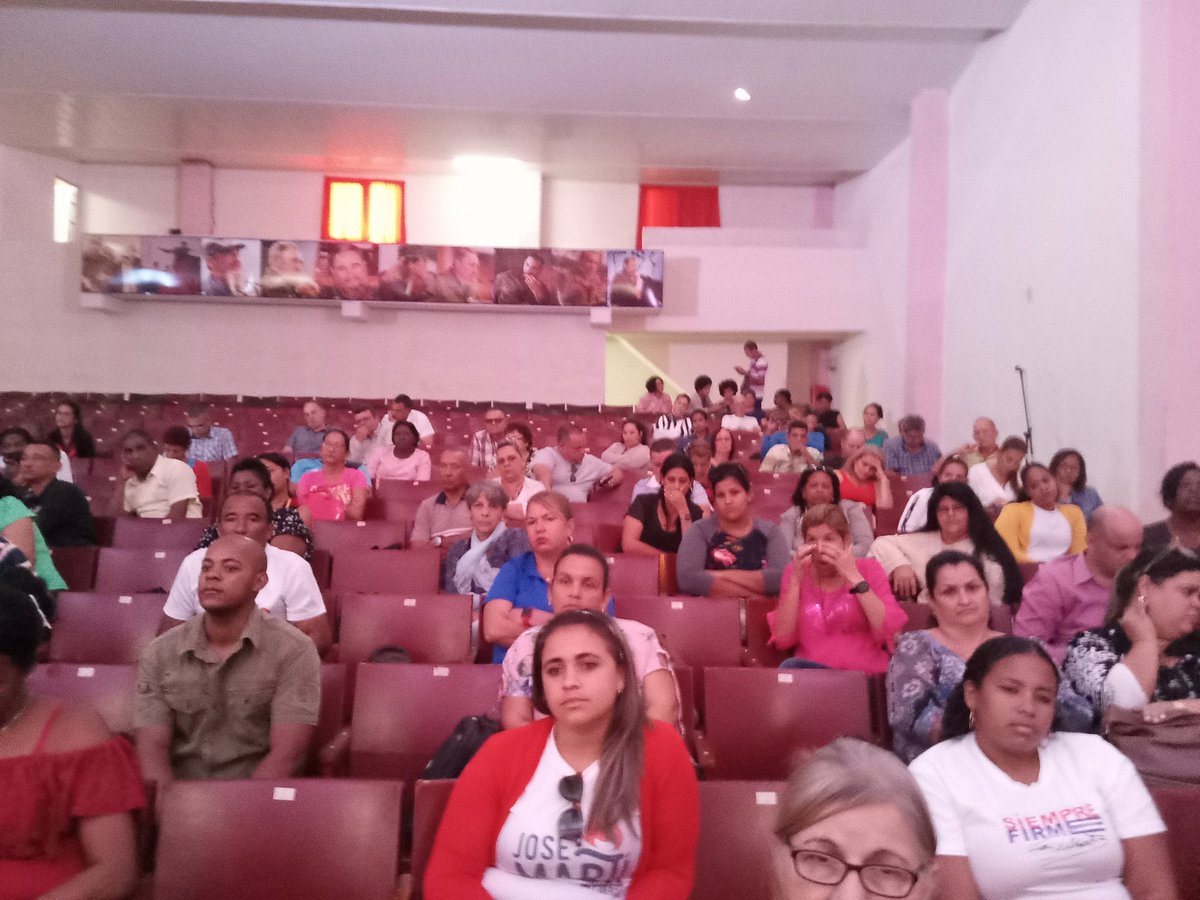 EleidiCastella1's tweet photo. #Cienfuegos Comienza en nuestra Provincia recorrido de los candidatos a diputados de la ANPP.#JuntarYVencer https://t.co/R6jFYRNoN5