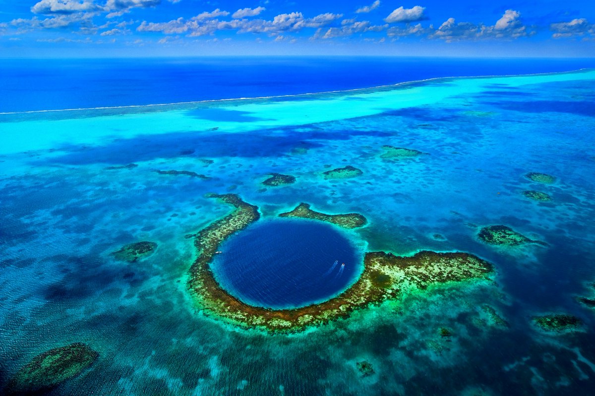 Expedia's tweet photo. 📍Belize. That's all. https://t.co/hJvMtEUoV4