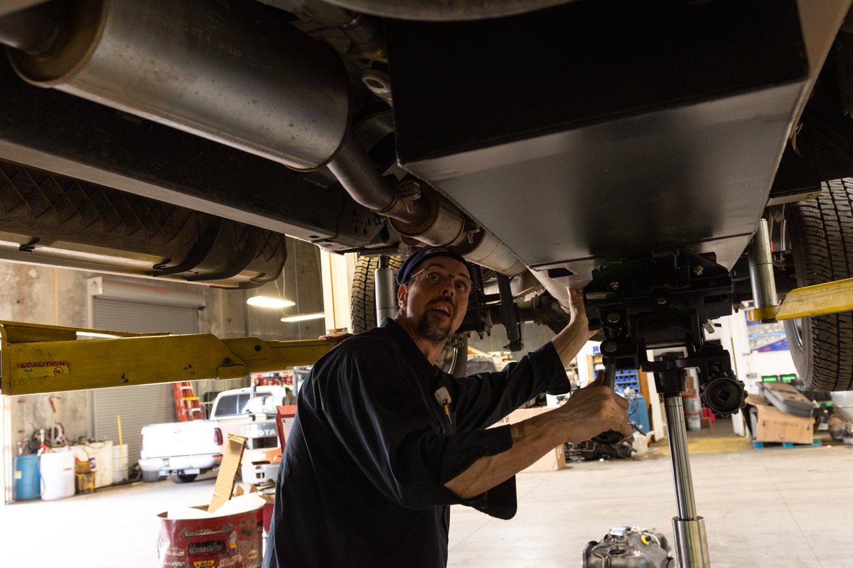 StrictlyDiesel2's tweet image. Goodbye fuel stops; hello smooth, efficient drives! Our crew can upgrade your rigs' stock tank to a Transfer Flow system. Get more range &amp;amp; peace of mind! Visit us online today! strictlydiesel.com or strictlydieselrepair.com
#FuelUpgrade #StrictlyDiesel #Transferflow