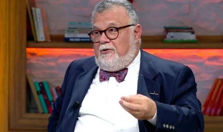 🗣️Jeolog Celal Şengör:

“Ülkenin vergi gelirini %55 İstanbul ödüyor.  İstanbul yıkıldı diyelim hangi parayla nasıl tekrar inşa edeceksiniz? Halk size güvendiği için deprem vergisi ödedi, siz halka yalan söylediniz.”