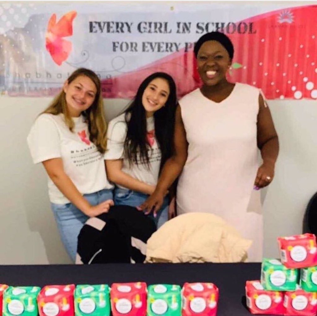 MrsBashaT's tweet image. Two of our  youngest legacy mentee in 2018 are now first year university student. 

We are so proud of them😃
They have played a significant role in raising awareness and making a difference 🦋🦋 

@TheLegacyProg @SisterBashaCSI #thelegacy #mentorship #supportprogram