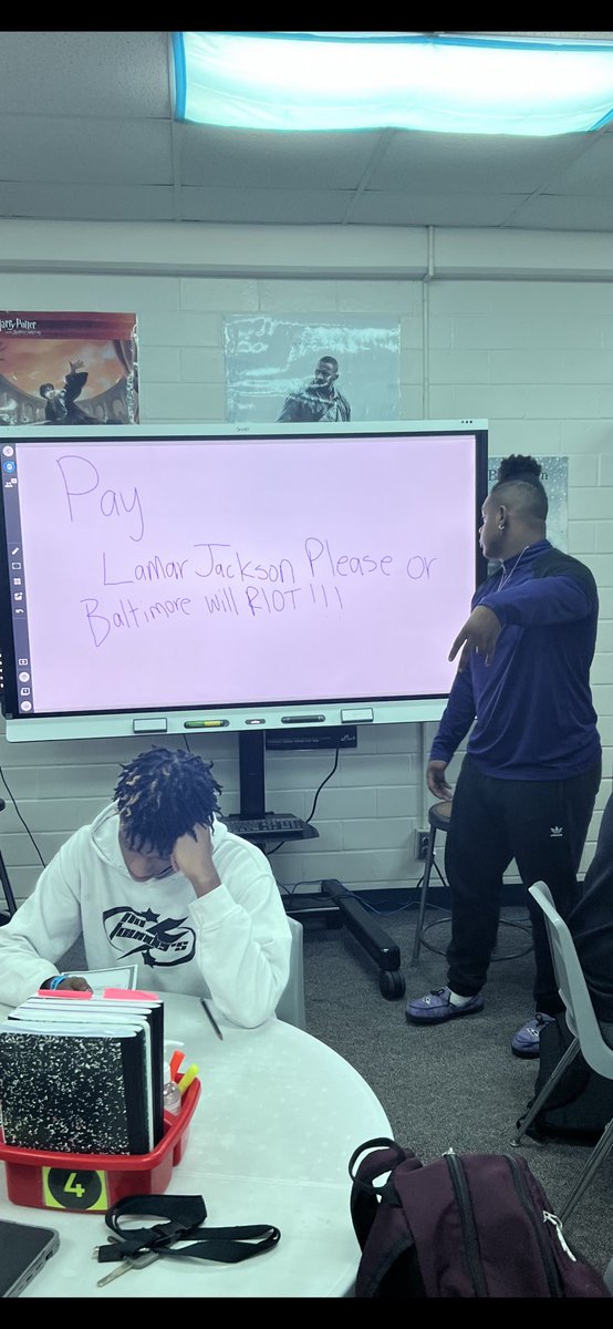hezzosmith's tweet photo. WE NOT PLAYIN WITH YALL PAY OUR QB1. PAY LAMAR JACKSON. @Ravens @Lj_era8 https://t.co/ZsLUr18u2E