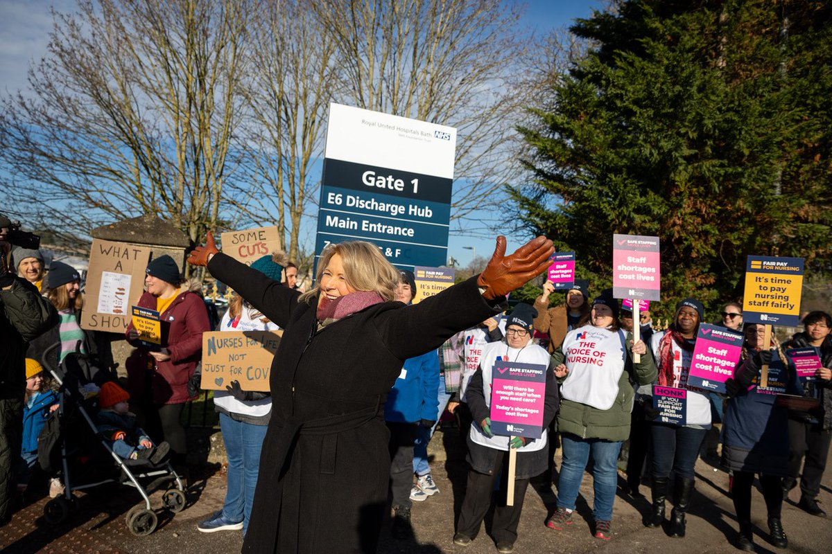 theRCN's tweet photo. Members were positive and resolute on picket lines today. 

The Prime Minister must start negotiating #FairPayForNursing - if he chooses to remain silent he is choosing continued #RCNStrike action. https://t.co/2kvsBjFHt7