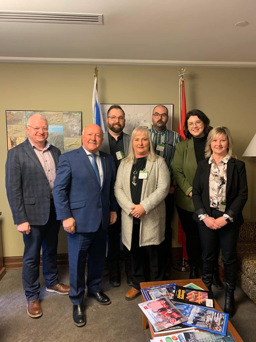 Workers have the solutions to build a fair economy that leaves no one behind ✊ That's why Jessica, Lorna, Sherry, Dan, Mike & Trevor from IUOE @CupeNL @NUPGE met with @ChurenceRogers to discuss investing in care, anti-scab legislation & sustainable jobs. #CLClobby