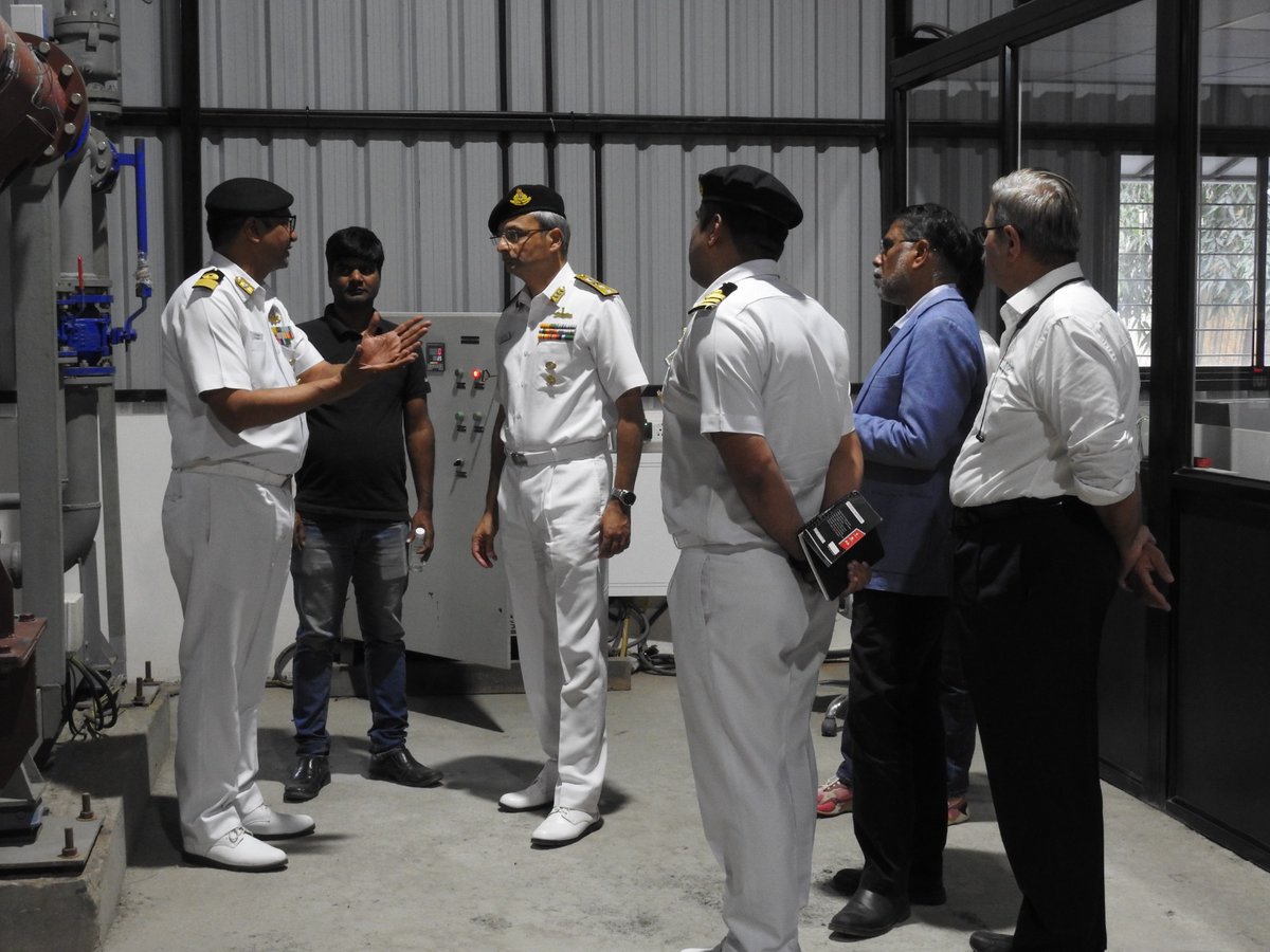 Accurate_Team's tweet photo. Honoured to have @arjundevnair  and @Arun_Golaya from #NIIO visit us to discuss ongoing #iDEX (SPRINT) cases, in the presence of our AI innovation partner @Tardidtech #AtmaNirbharBharat #idex https://t.co/D5lUiJNjKi