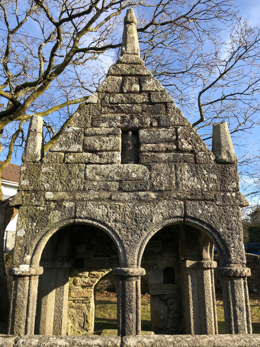 thepiskietrap's tweet photo. Little wander to the Holy Well at St Cleer https://t.co/pGE96J6l2a