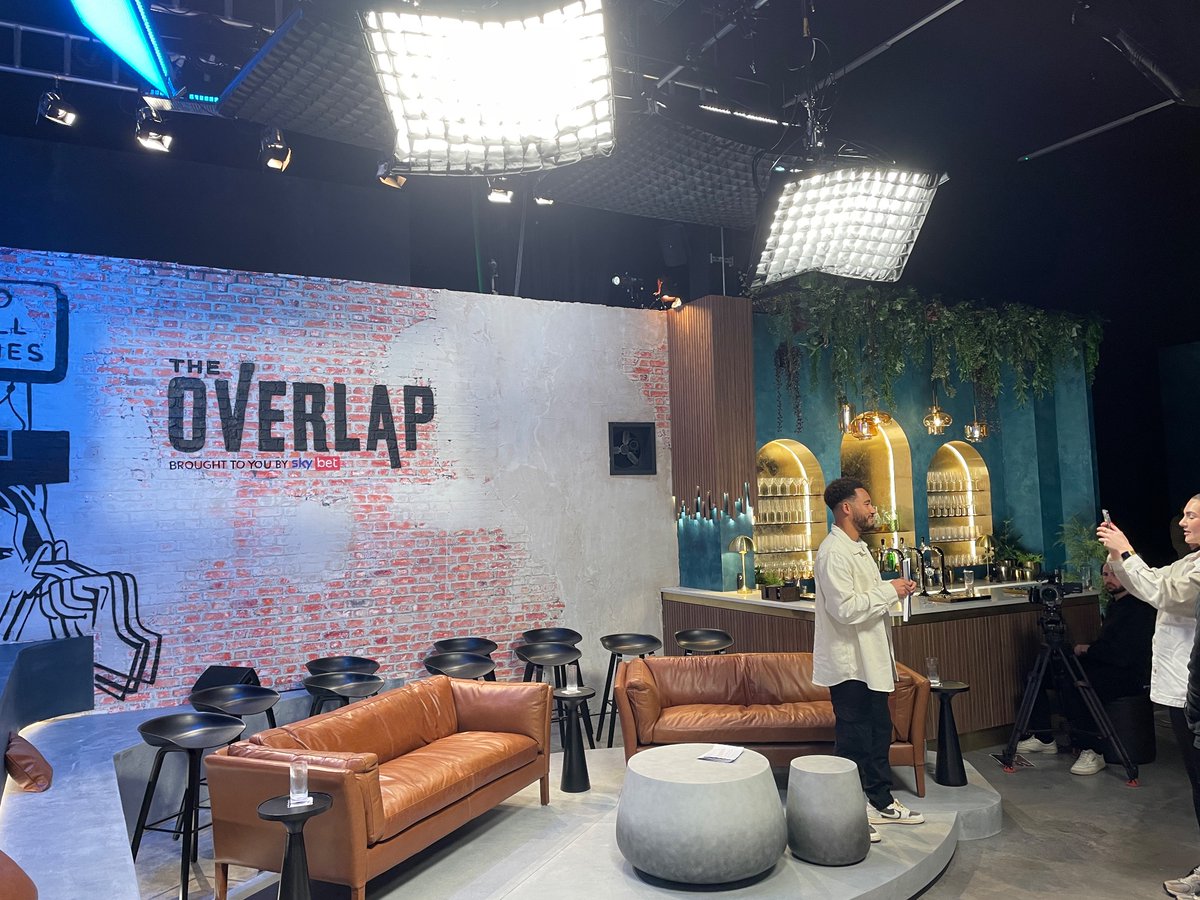 THT1878's tweet image. Oh well time to face the shots 👀😂🤣 #Overlap #COYB #EFC 🔵⚪️