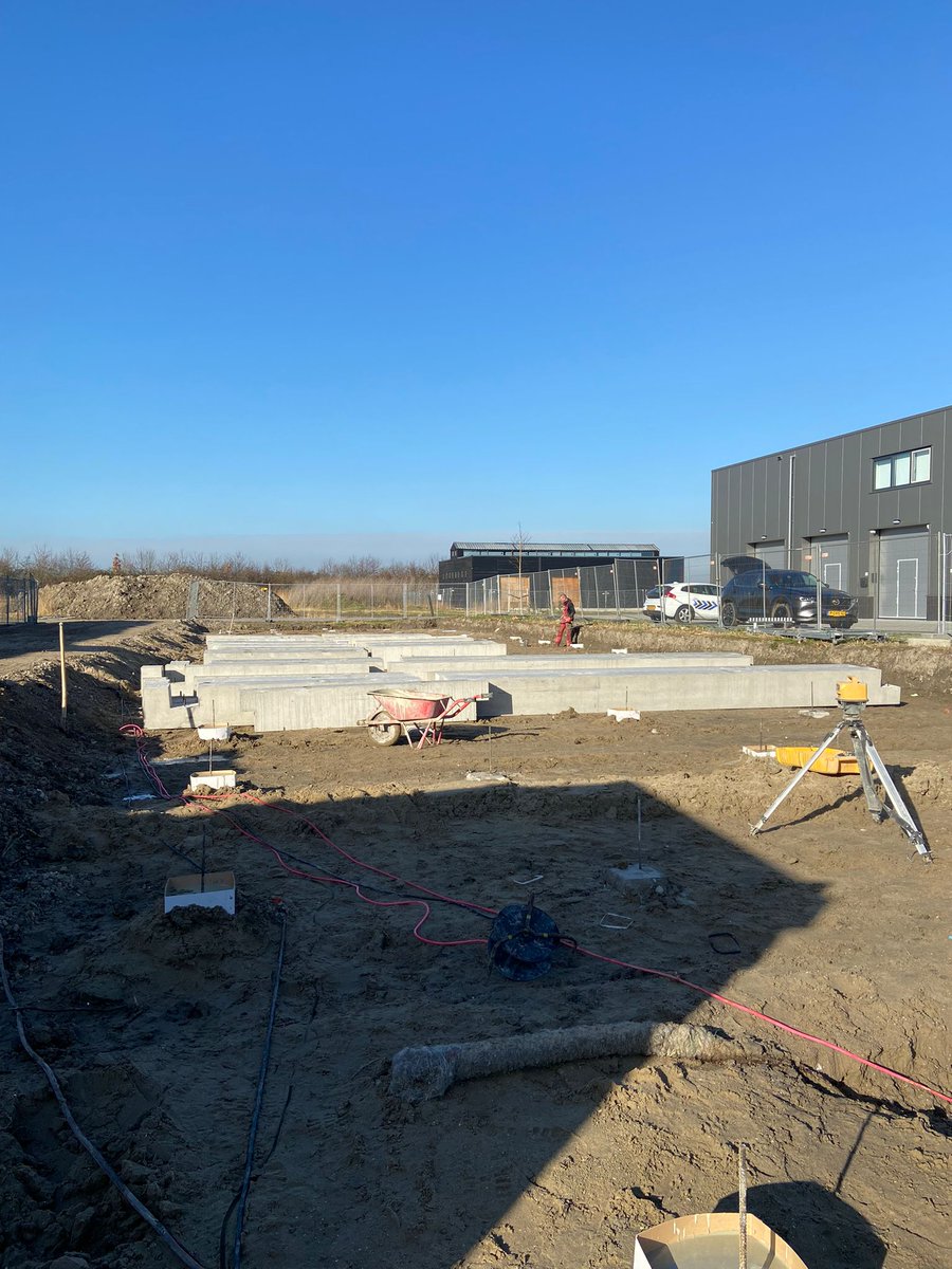 pnogaragebox's tweet photo. Deze week zijn de werkzaamheden aan de fundering en liftput gestart. https://t.co/GjRF8xT2dA