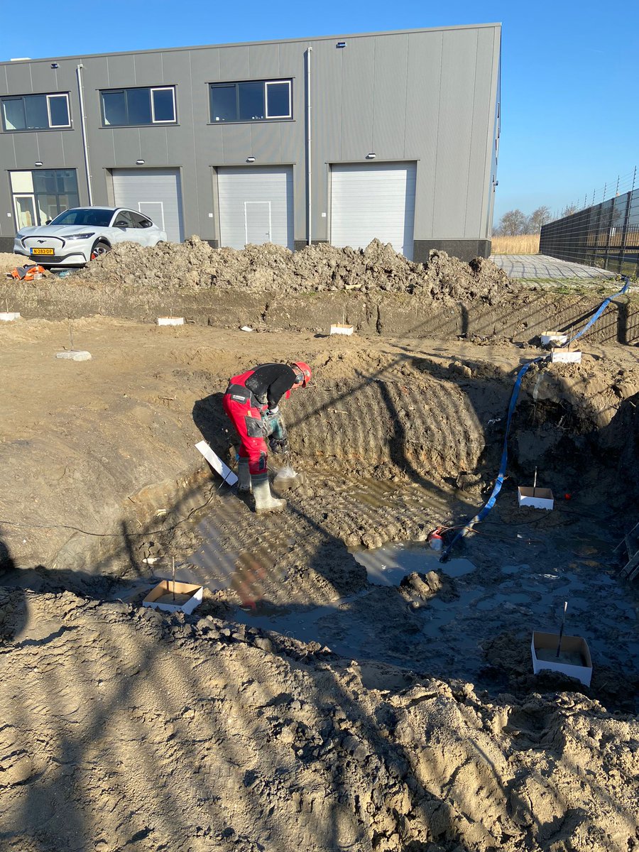 pnogaragebox's tweet photo. Deze week zijn de werkzaamheden aan de fundering en liftput gestart. https://t.co/GjRF8xT2dA