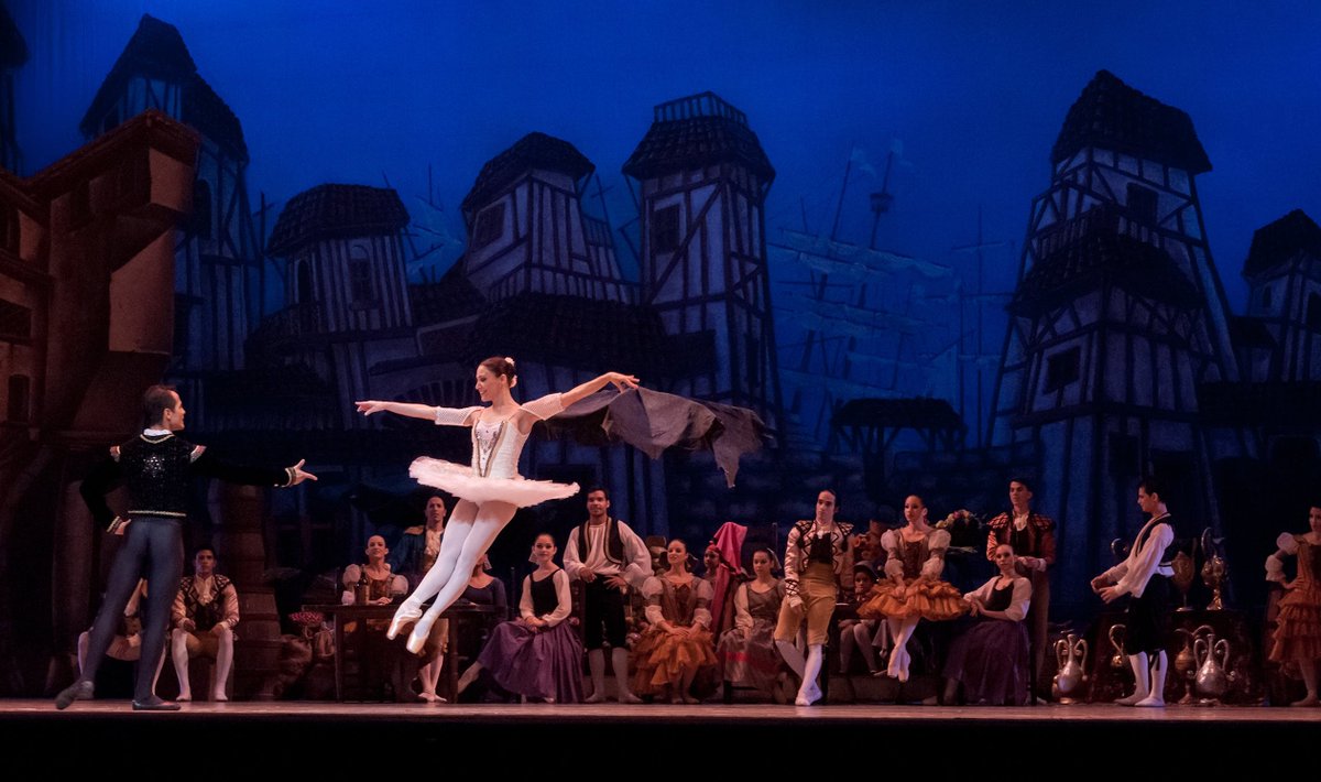 onstagepub's tweet photo. Get your printed program book directly from our network of nationwide printers through our built-in print shop.

#DigitalMarketing #PerformingArts #Arts #ExecutiveDirector #ArtsOrganization https://t.co/mzQ1FVKO0E