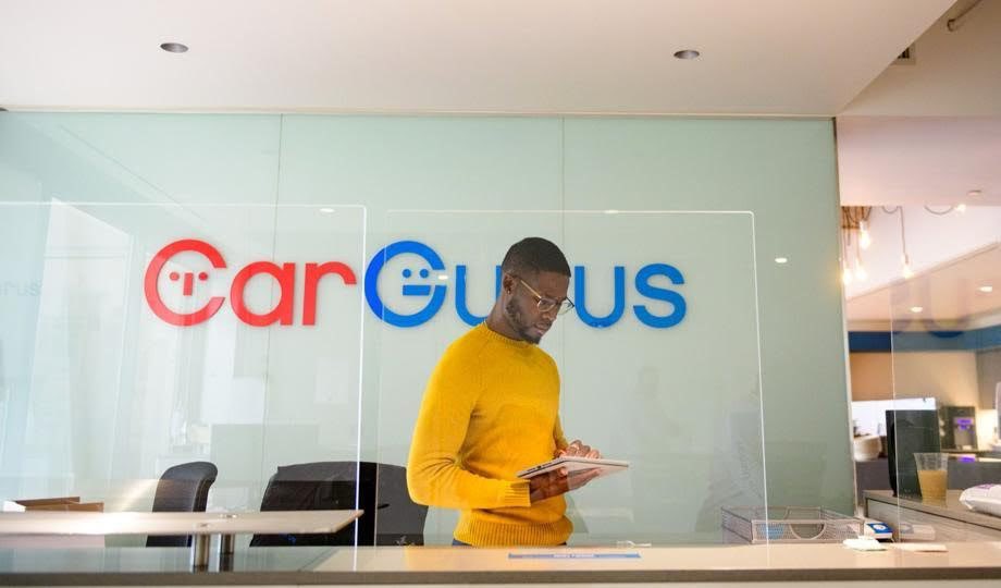 MayorsProgram's tweet photo. Love cars? Love technology? Then you might want to learn more about @CarGurus, an innovative tech company in Cambridge. After spending a week there last summer, Kenny, a high school student, said that CarGurus has one of the coolest offices and the best employees. https://t.co/PnEDCLKaz7