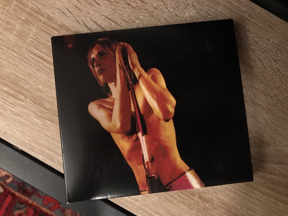 SchonheereT's tweet photo. C’est sorti il y a 50 ans, et c’est toujours l’intro la plus triomphante de l’histoire du rocknroll :
« I'm a street walking cheetah with a heart full of napalm
I'm a runaway son of the nuclear A-bomb
I am a world's forgotten boy
The one who searches and destroys » #rawpower50 https://t.co/k1XSrbicLr