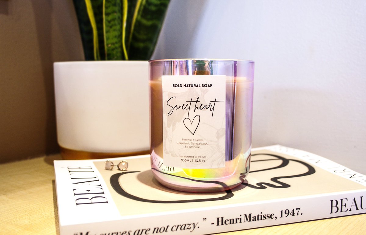 boldnaturalsoap's tweet image. 💗 #GIVEAWAY 💗 We are giving 1 Winner our Melting heart Candle worth £20! 

👉 Enter now to #WIN 😍🙌

1. Like this
2. Retweet
3. Follow us

Winner chosen at random on 14/02/2023. Competition open to UK only. Entries must be 18 years &amp;amp; older. #ValentinesDay2023 #MHHSBD #UKMakers
