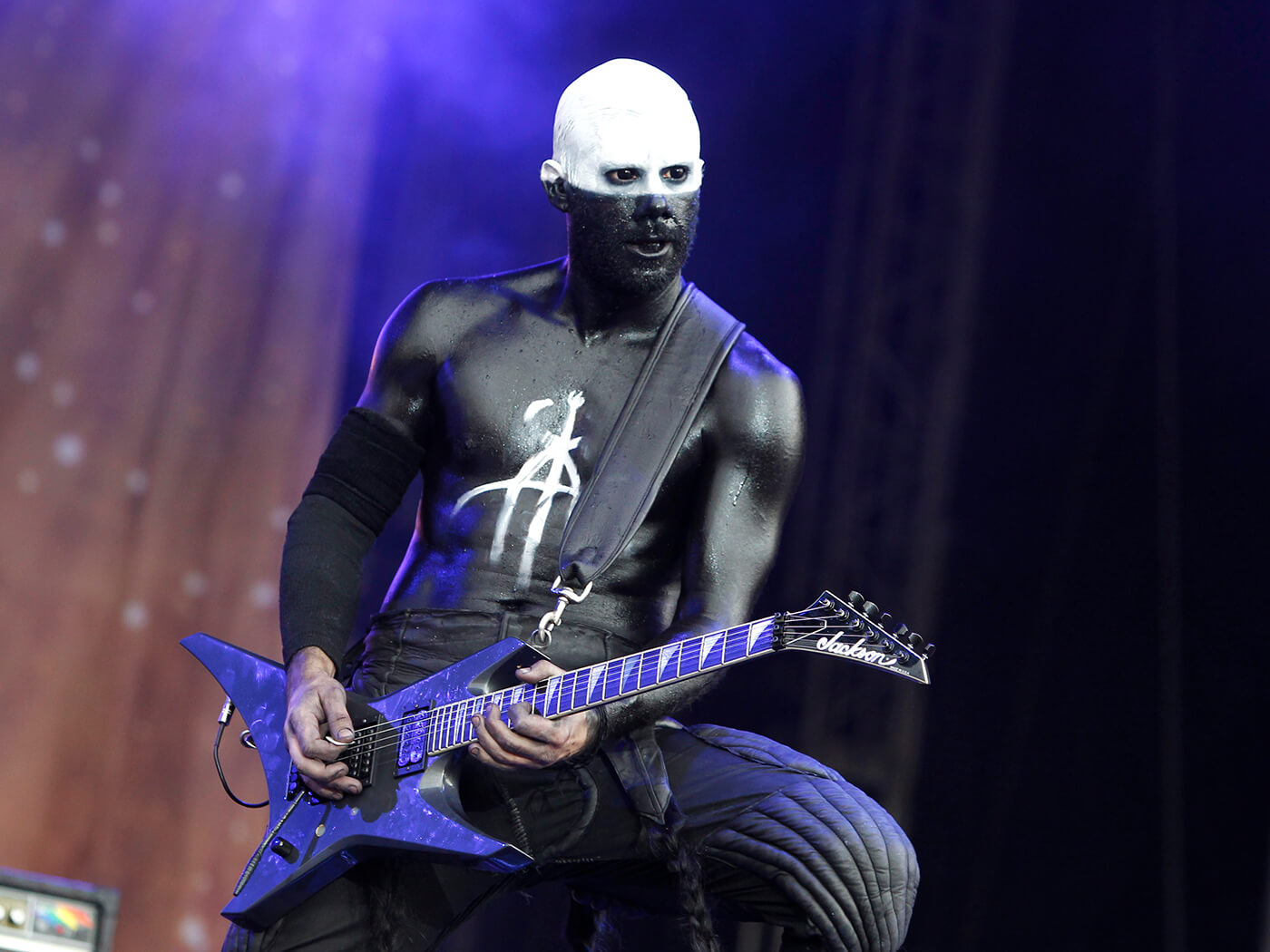 Happy 48th birthday to the amazing Wes Borland. The coolest guitarist I\ve ever seen 