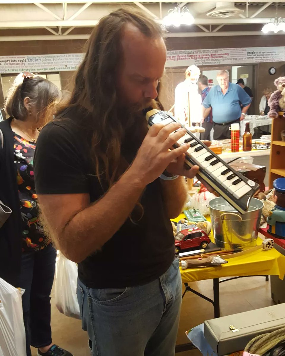 Happy Birthday @thorharris666 you kick so much ass!! I'm glad you're here in this world💜