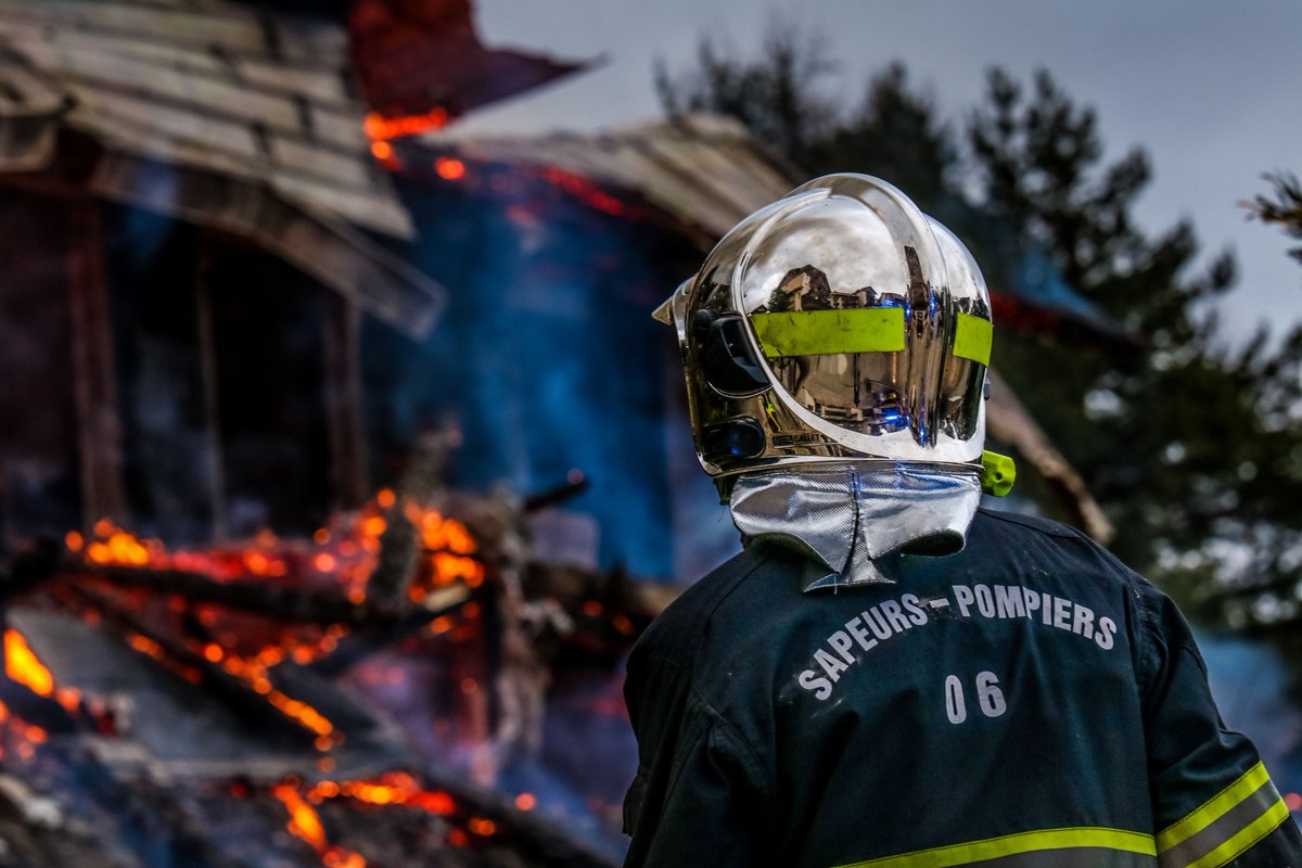 sdis_06's tweet photo. 👉#MardiPrevention 🔥
📰 Retrouvez un article paru dans Le Parisien sur les conseils à suivre en cas d'incendie dans votre habitation.
⤵️⤵️
https://t.co/bHF2u7eYKD
__________________________
📸 F. BOS / SDIS 06
#NousSommesPompiers06 https://t.co/a4meYFptVo