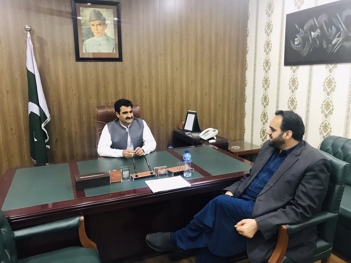 SiddiqParachaPK's tweet photo. صوبائی وزیر برائے ایکسائز اینڈ ٹیکسیشن و محنت منظور خان افریدی  سے ان کے آفس میں ملاقات۔ وزیر بنے پر مبارکباد دی اور نیک خواہشات کا اظہار کیا۔ https://t.co/A8cvPIYQVi