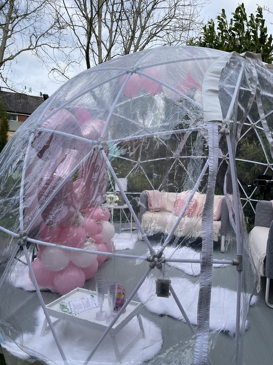 Creative_Igloos's tweet photo. Keep your eyes out for our pictures this weekend of our Pamper Igloo👀👑 

#birthdaygirl #pamperyourself #gardenigloo #gardenparty #birthdayparty #eventplanner #manchester #fun #familytime https://t.co/8k8VppOWxR
