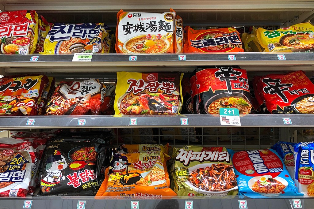 マール tweet media